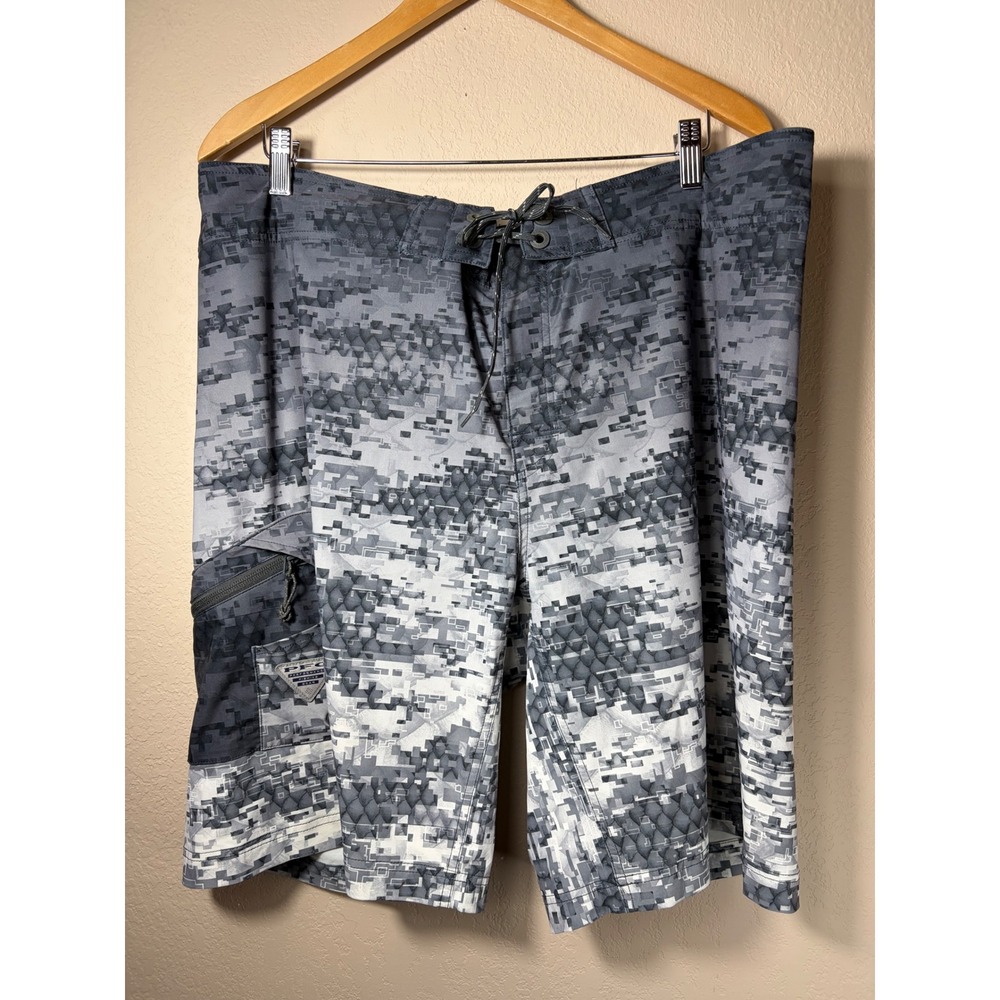 Columbia PFG Mens Grey Digital Camo Board Shorts Fishing Trunks w/opener Size 40